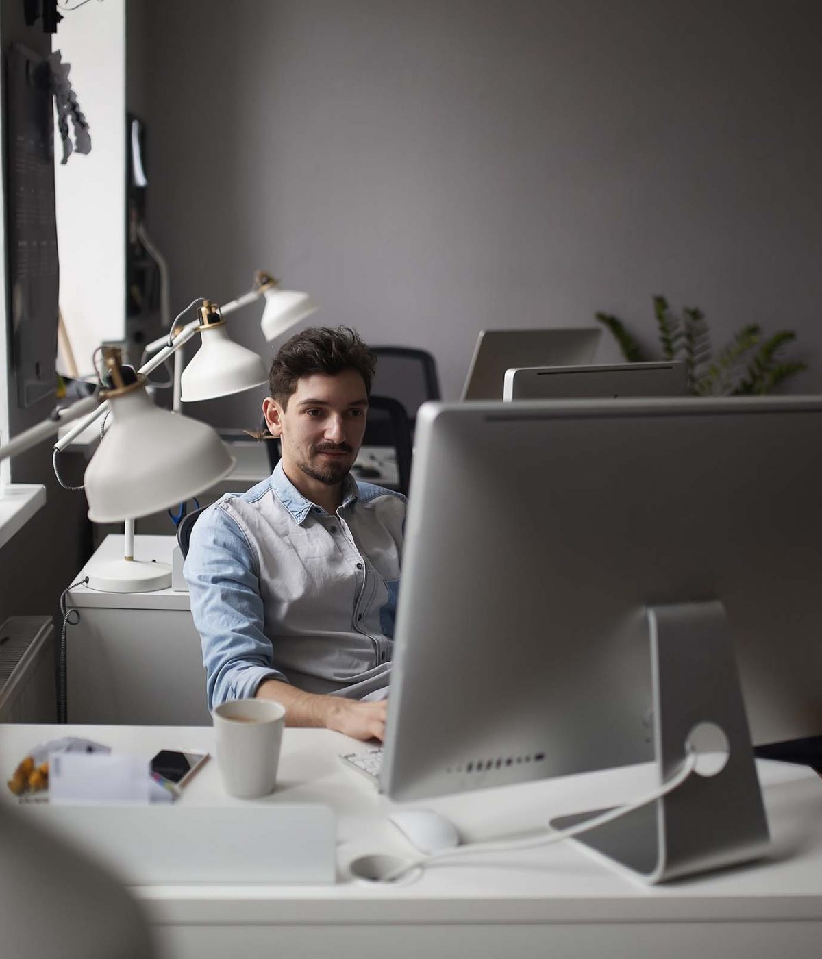 young-intelligent-bearded-man-working-at-modern-lo-ZMWRQLS.jpg young-intelligent-bearded-man-working-at-modern-lo-ZMWRQLS.jpg